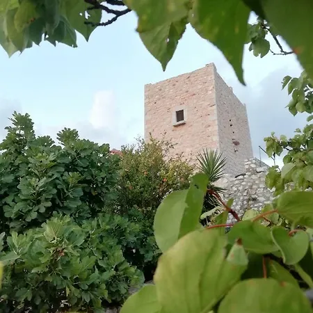 Diros Tower Lejlighed *